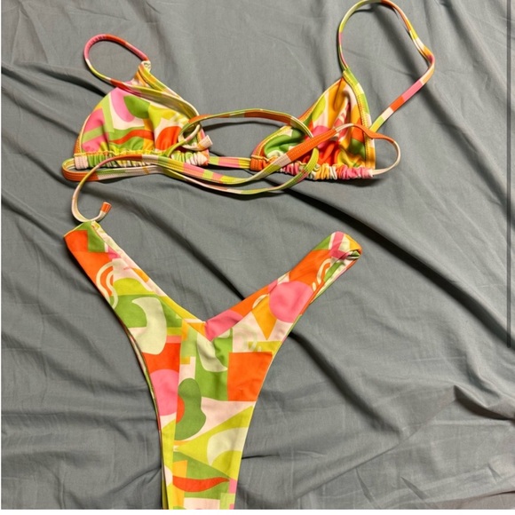 Kulani Kinis Bikini set Saloon Sister - Picture 3 of 3